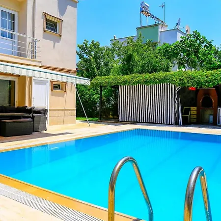 Turkan Kusadası