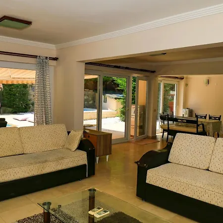 Turkan Vila *